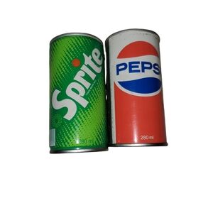 Vintage soda cans, Sprite and Pepsi